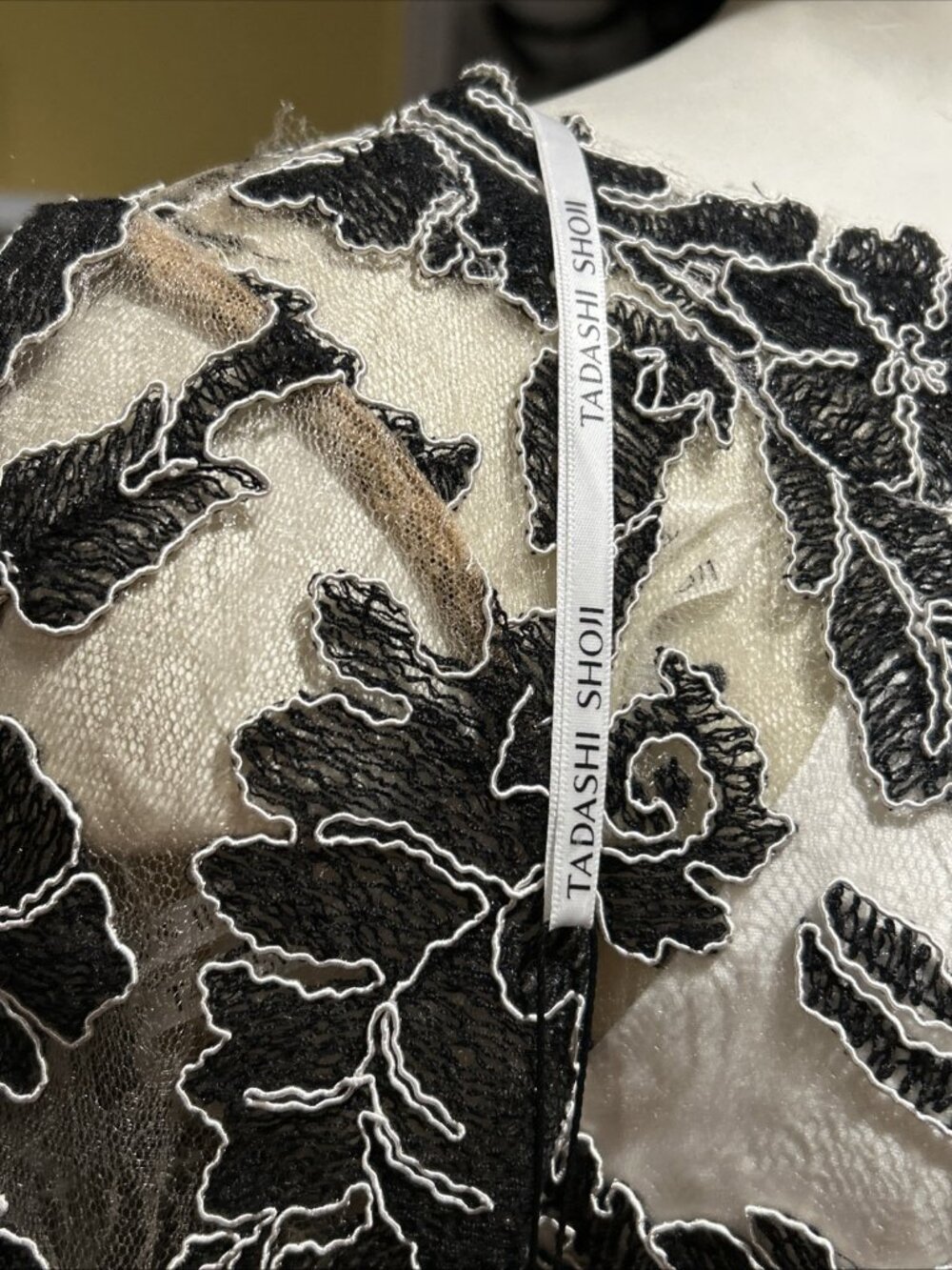 Tadashi Shoji Dress Peony Embroidered Lace Stretch Dress Black Ivory Nude 6 New - Picture 7 of 14